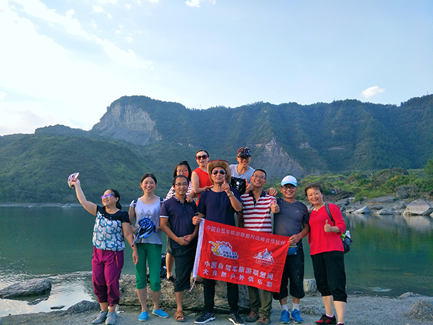 d6e7214675bf59fcf1e4aa40fb310d3.jpg